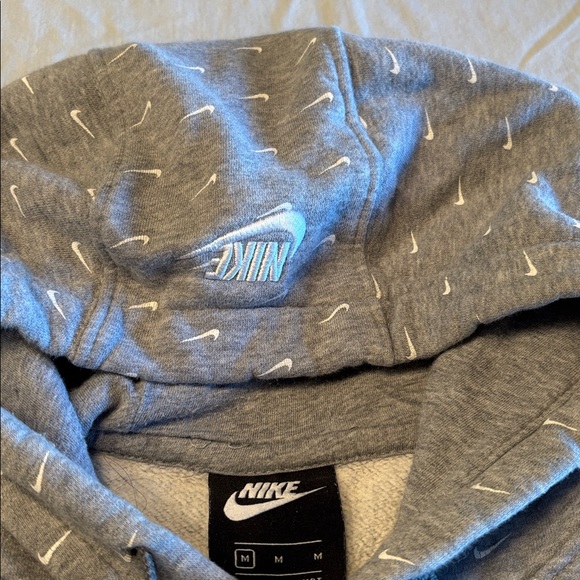 Nike All Over Swoosh Light Gray Men’s Hoodie , M , $26 - Picture 4 of 10
